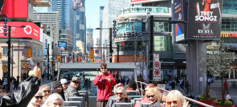 24 Hop On Hop Off Toronto Bus Tour with Boat Cruise