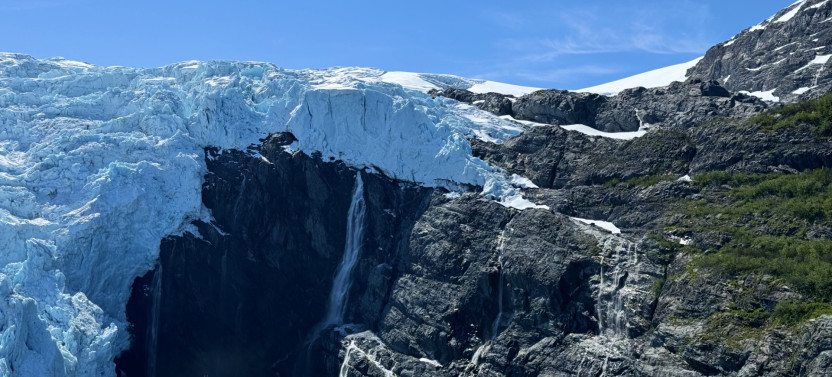 Glacier Quest Cruise in Prince William Sound with Motorcoach Transportation
