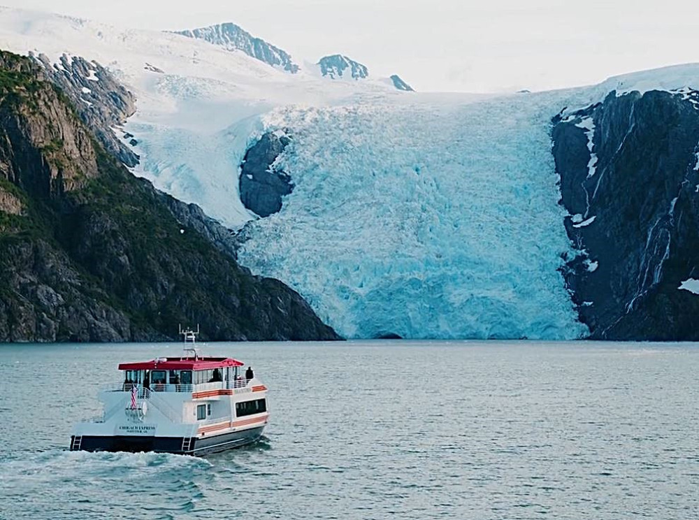Glacier Quest Cruise in Prince William Sound with Motorcoach Transportation