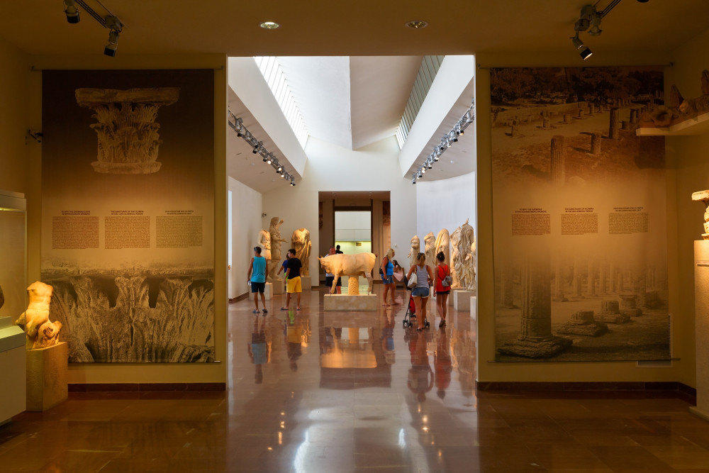 Olympia Elegance: All-Inclusive Small Group Shore Excursion