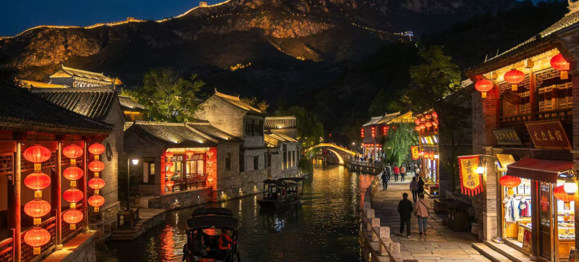 Beijing Mutianyu Great Wall Tour with Night View of Simatai and Gubei Water