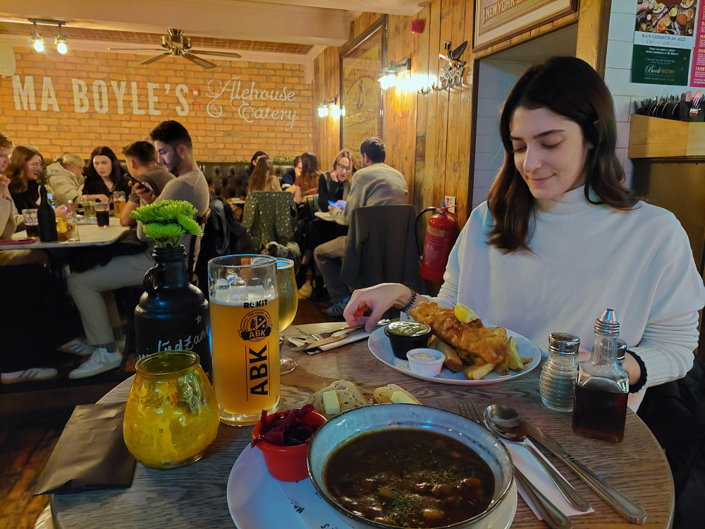 Liverpool: Albert Dock & Cavern Quarter Walking Food Tour