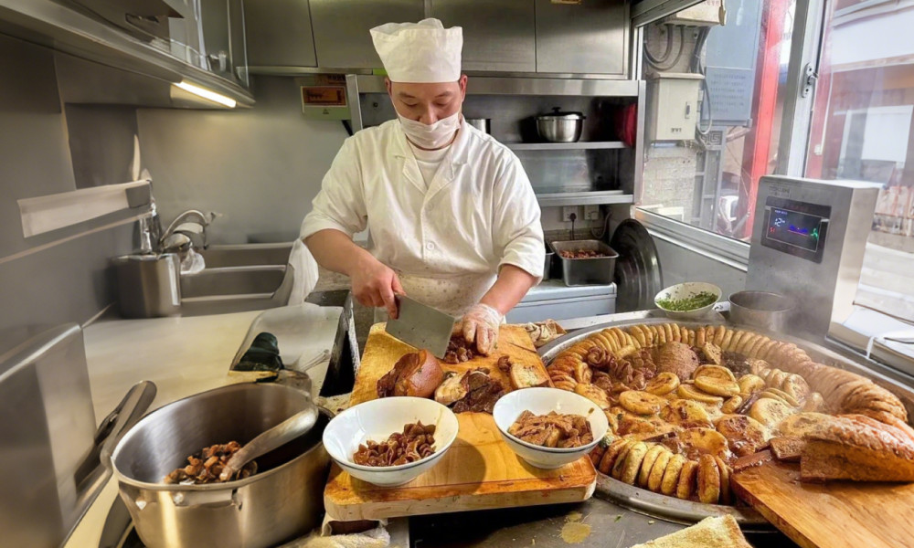 Beijing Private Hutong Food Walking Tour + Private Transfer
