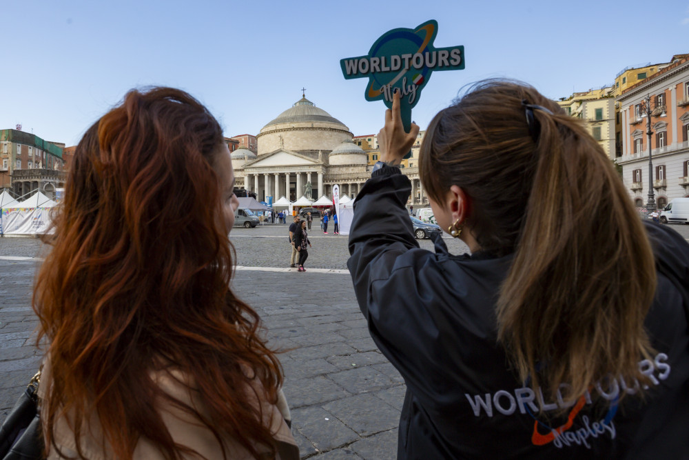 Private Walking Tour Experience of Naples 4h: City Center & Monumental Area