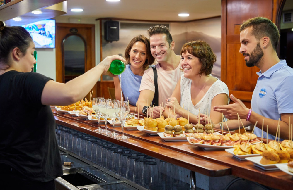 Private pintxo tour with wines in Bilbao