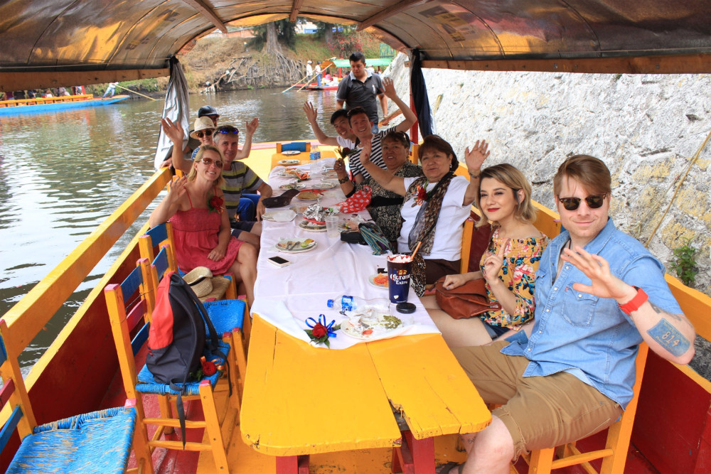 Private Tour Trajinera Party at Xochimilco