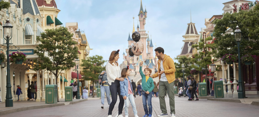 Disneyland® 1 Day / 2 Parks Pass From Paris