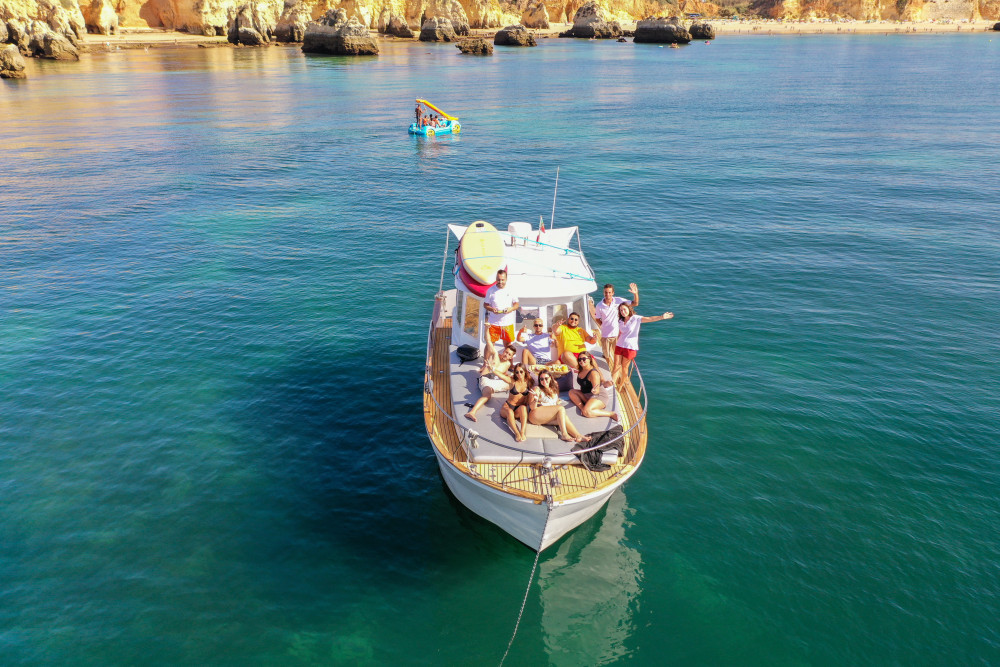 BE HAPPY – Private Yacht Charter – Sunset