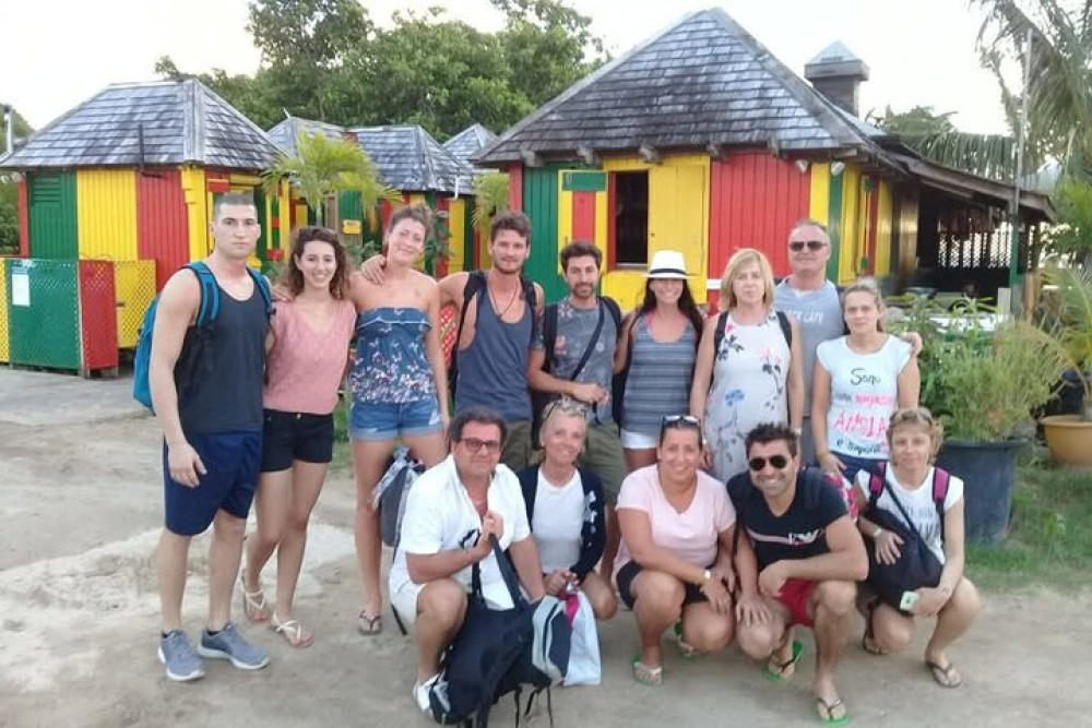 Small-Group Cockleshell Beach Excursion