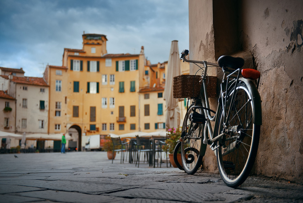 Private Tour: Lucca by Bike with Optional Food Tasting