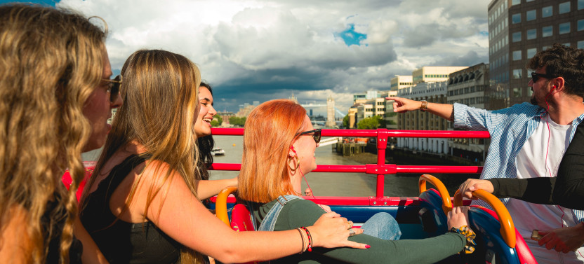 London 360: The Ultimate Hop-On Hop-Off City Explorer: (Bus & Boat)
