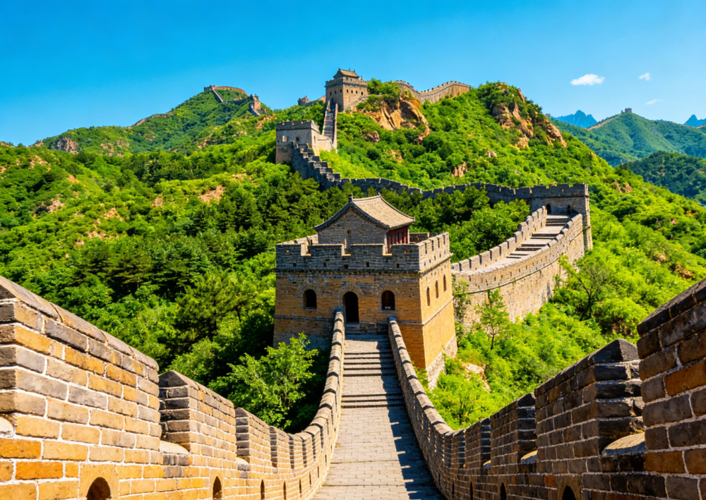 Beijing Private Day Tour to Badaling Great Wall and Guyaju Caves with Lunch