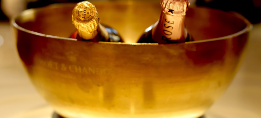 Private Buckingham Palace Walk & Champagne at Harrods