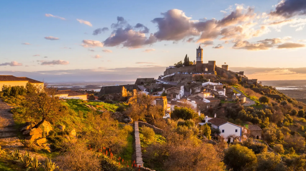 Évora & Monsaraz with Regional Wine Tasting