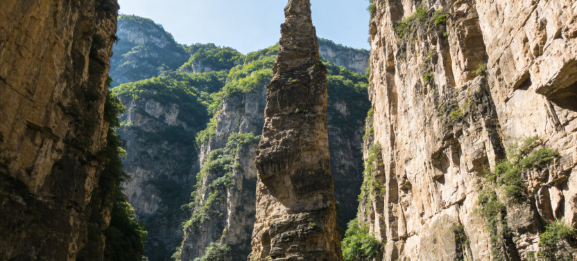 Private Day Tour to Longqing Gorge & Dingling at the Ming Tombs