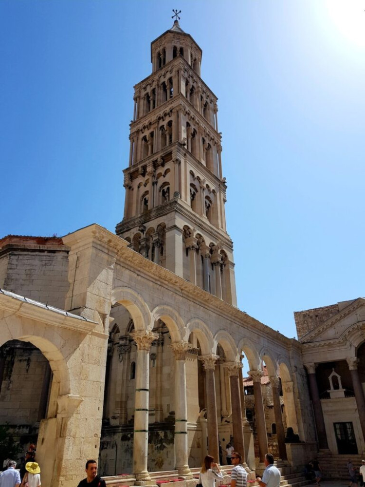 Private Tour or transfer to Split and Ston