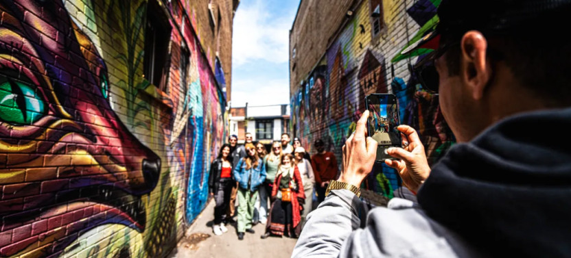 Toronto Street Art Tour by Toronto Street Artist