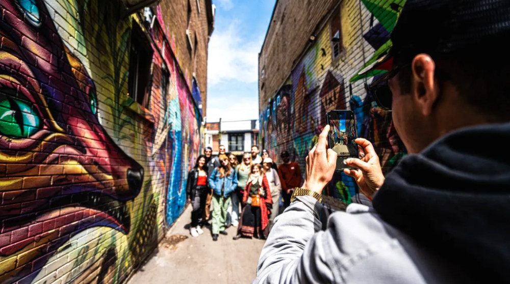 Toronto Street Art Tour by Toronto Street Artist