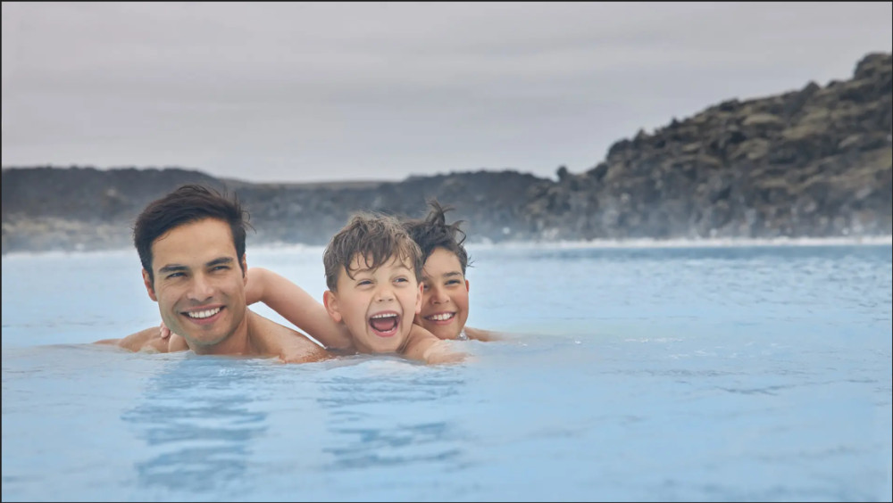 Blue Lagoon Private Transfer: KEF to Reykjavik with 2-Hours at Blue Lagoon