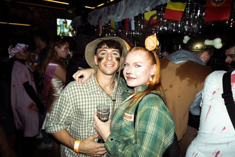 Porto Carnival Pub Crawl: 4 Bars, & VIP Club Entry