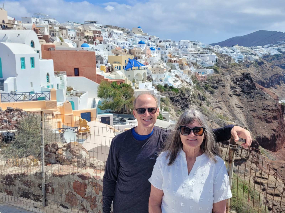 Santorini 6-Hour Private Highlights Tour with Local Guide & Views