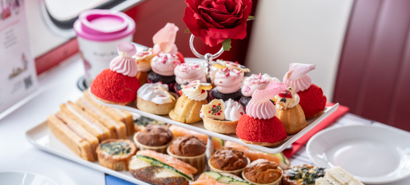Classic Afternoon Tea London Sightseeing Bus Tour with Brigit`s Bakery