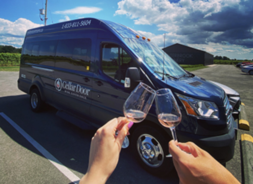 Niagara Wine Country Saturday Lunch Tour With Tastings at 4 Wineries