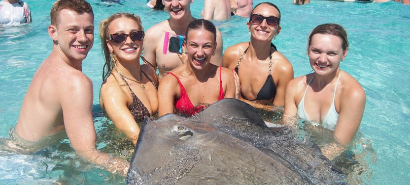 4-Stop Ultimate Grand Cayman Stingray City, Seven Mile Beach Tour