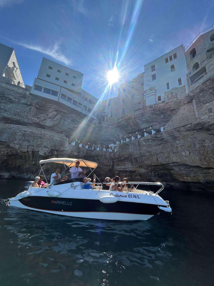 1.5-Hour Private Boat Tour of Polignano a Mare’s Caves with Skipper