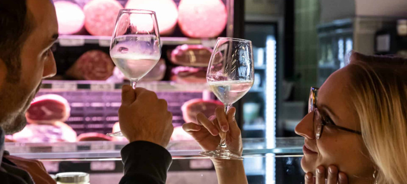 Late Night in Rome: VIP Golf Cart Drinks & Bites Tour,country Italy