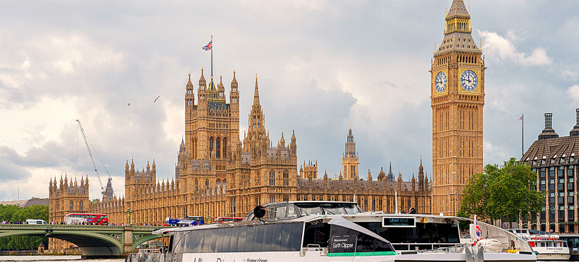 London 360: One-Way River Trip & Unlimited Hop-On Hop-Off Open-Top Bus Tour