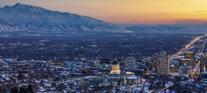7-Day Winter Wonderland: Yellowstone & Grand Teton Adventure