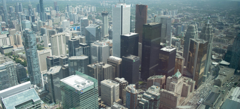 Best of Toronto Walking Tour CN Tower + Boat Cruise