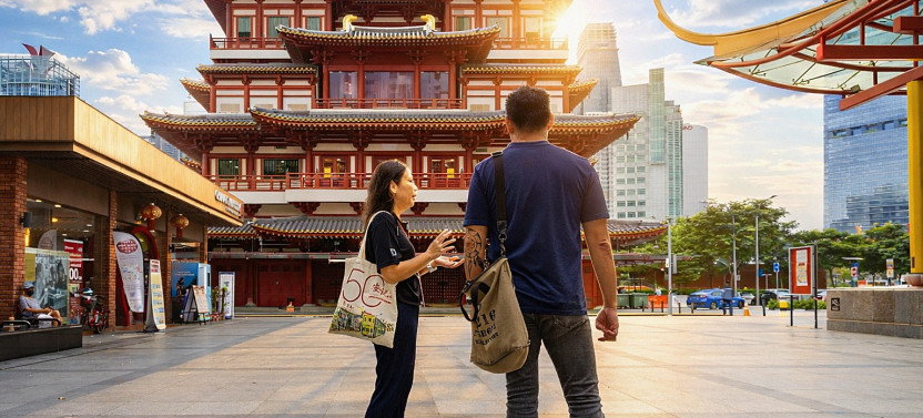 Singapore: Icons of the Lion City with Gardens by the Bay