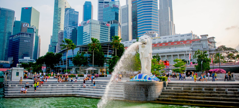Singapore: Icons of the Lion City with Gardens by the Bay