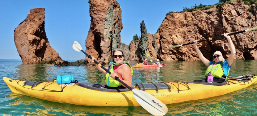 Three Sisters Kayak Tour with Picnic Lunch