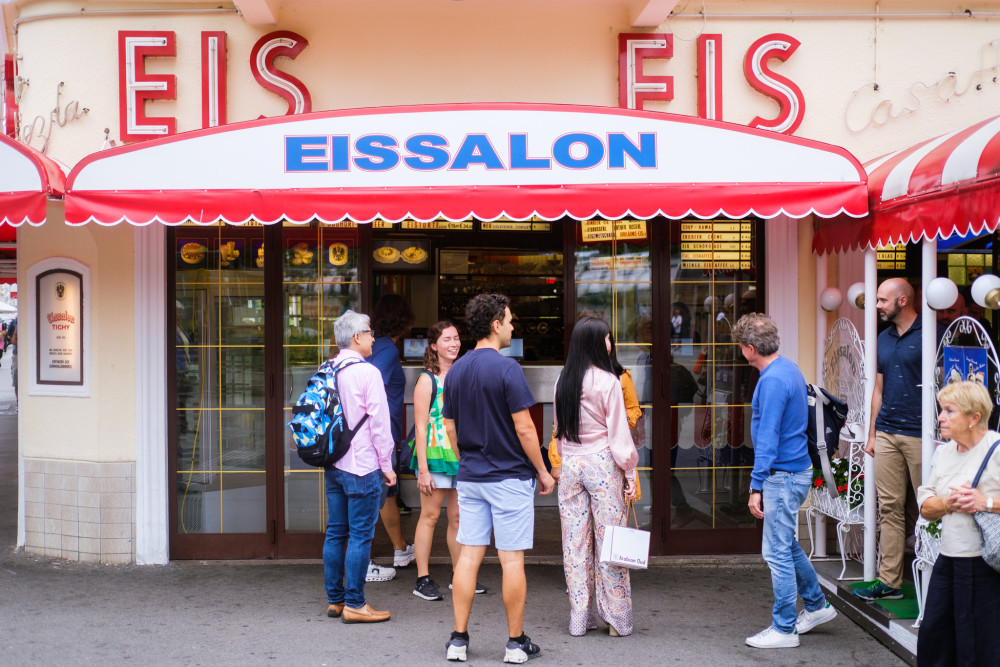 Private Vienna Coffee & Cake Tour: Pastries, Stories & Hidden Gems