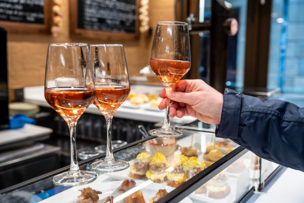 San Sebastian Food Tour with Pintxos & Drinks with a Local