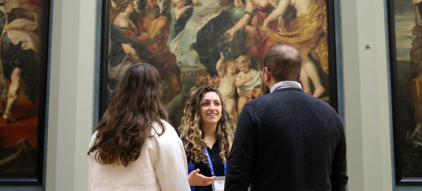 Private Louvre Private Guided Tour – Essentials and More with an Expert