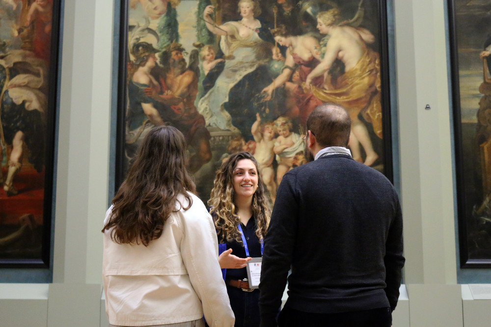 Private Louvre Private Guided Tour – Essentials and More with an Expert
