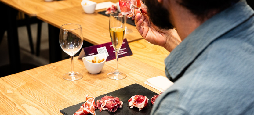 Jamón Experience | Premium Iberian Ham & Wine Tasting in Barcelona, photo 3 of 5