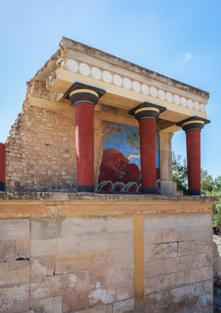 Top Heraklion Tour: Knossos Palace, Archaeological Museum & Market Stroll