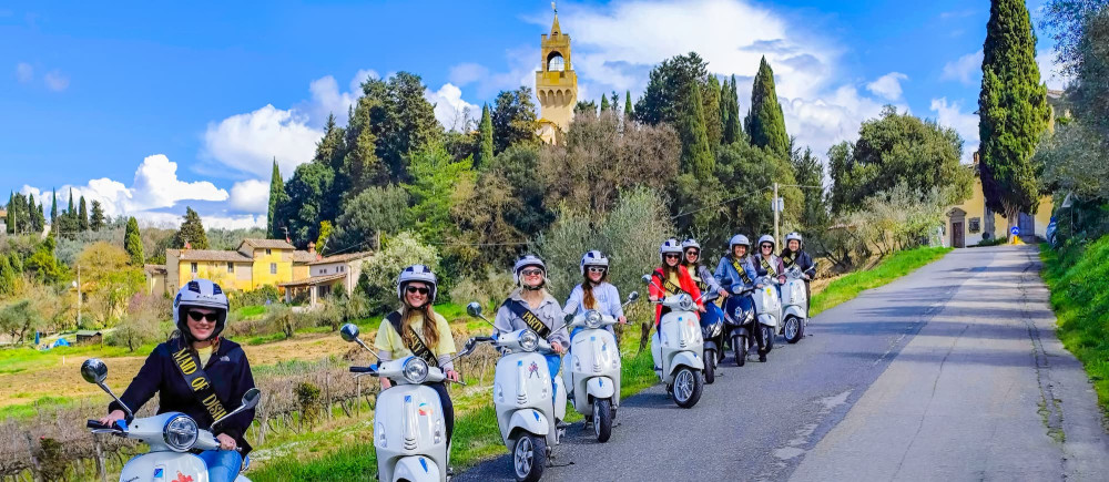 Authentic Tuscany Vespa Tour with Lunch & Wine Tasting in Chianti
