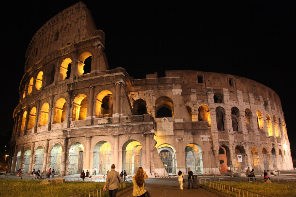 Colosseum by Evening Experience with Roman Forum Views
