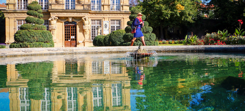 Aix-en-Provence markets, wine-art of Châteaux Beaupré & Bonisson,country France