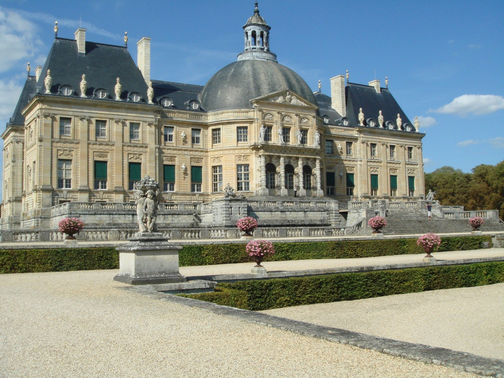 Fontainebleau Chateau & Town - Half Day Trip from Paris