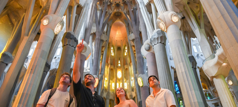 Semi-Private Sagrada Família Tour With Fast Entry