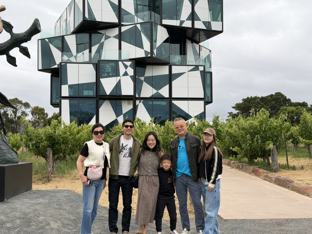 Full Day Adelaide Highlights with Wine Tasting and Coast