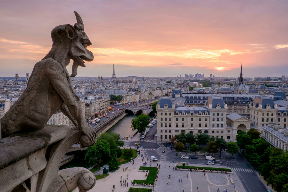 Dark Myths & Legends of Paris - Private Walking Tour
