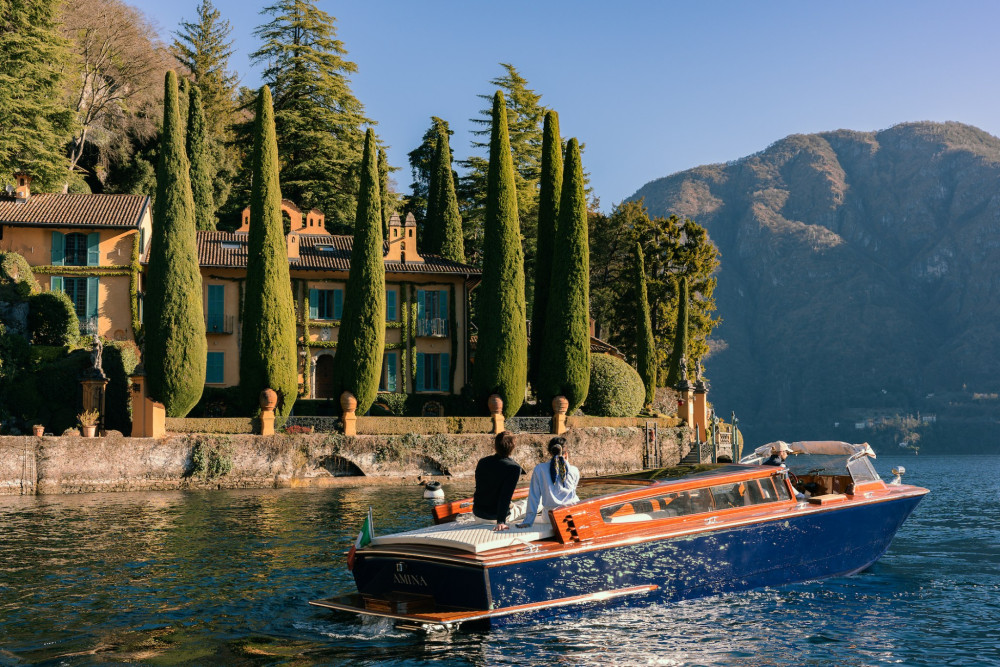 Classic Wooden Boat Tour in Lake Como